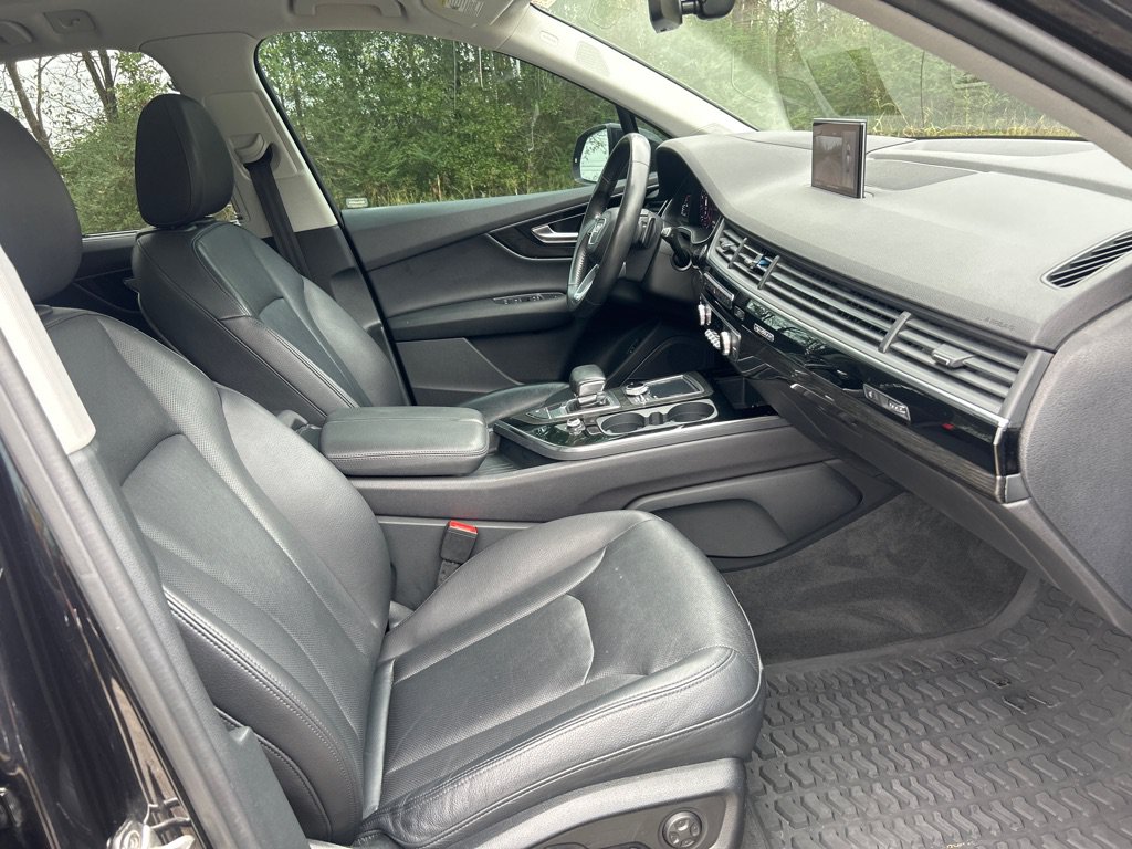 Used 2019 Audi Q7 3.0T Prestige w/ Prestige Package AWD/4WD image 23