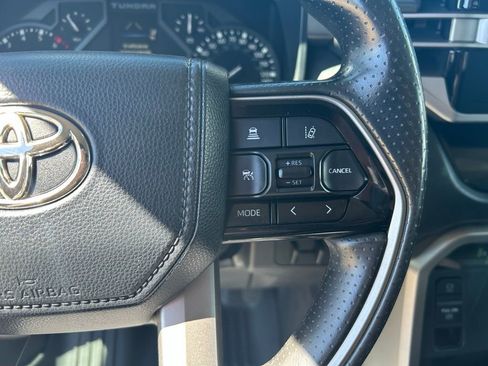 Used 2022 Toyota Tundra SR5 w/ SR5 Convenience Package AWD/4WD image 16