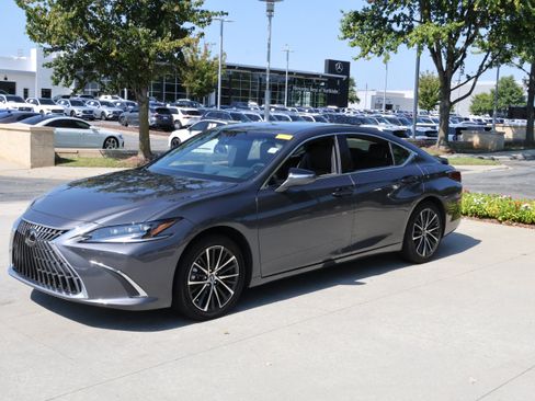 Used 2024 Lexus ES 300h w/ Premium Package FWD image 5