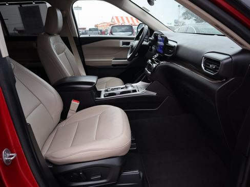 Used 2023 Ford Explorer Limited image 13