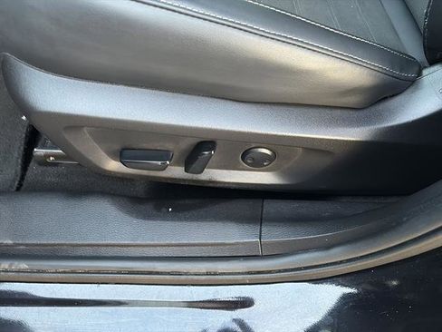 Used 2024 Mitsubishi Outlander SE image 16