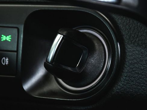 Used 2022 Porsche Cayenne Platinum Edition image 24