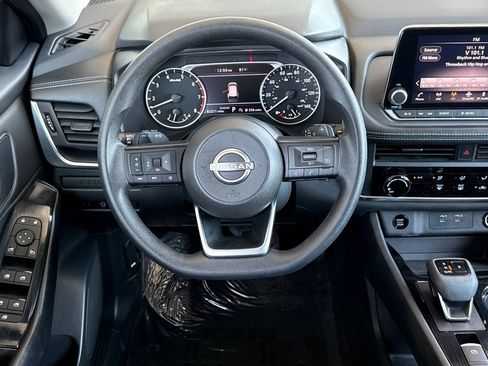 Used 2024 Nissan Rogue S FWD image 18
