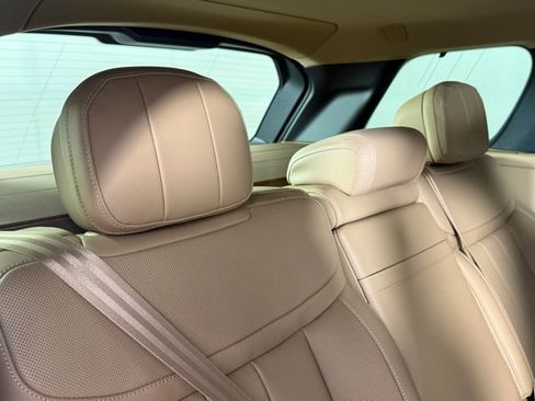 New 2025 Land Rover Range Rover SE image 27