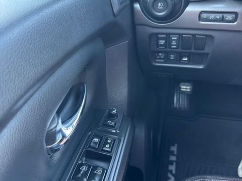Used 2021 Nissan Titan PRO-4X w/ Pro-4x Convenience Package AWD/4WD image 20