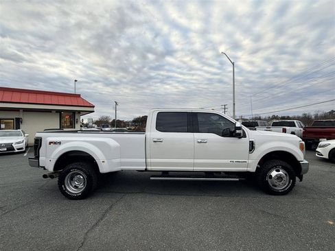 Used 2017 Ford F350 Lariat w/ Lariat Ultimate Package image 4