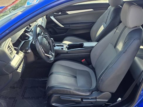 Used 2016 Honda Civic Touring image 9