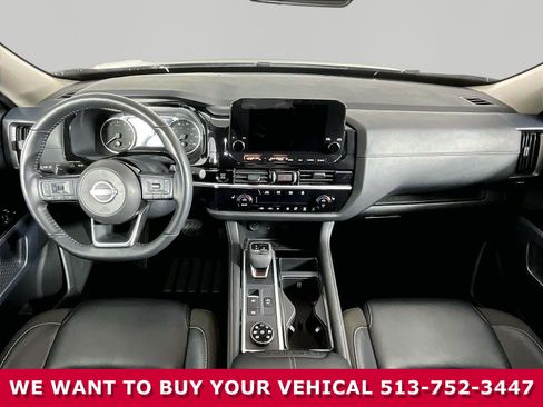 Used 2025 Nissan Pathfinder SL AWD/4WD image 7