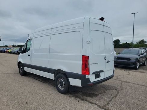 Used 2025 Mercedes-Benz Sprinter 2500 image 20