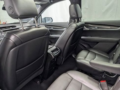Used 2024 Cadillac XT6 Sport image 14