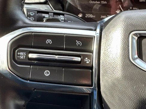 Used 2025 GMC Acadia Elevation image 26