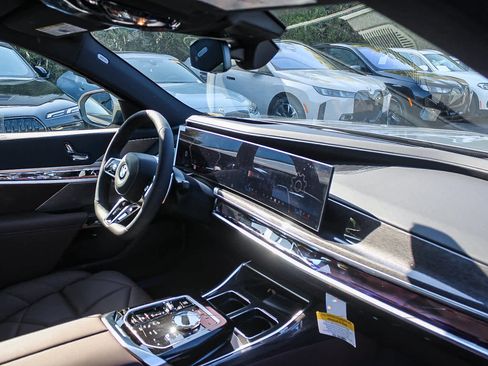 New 2026 BMW 740i w/ Premium Package RWD image 15