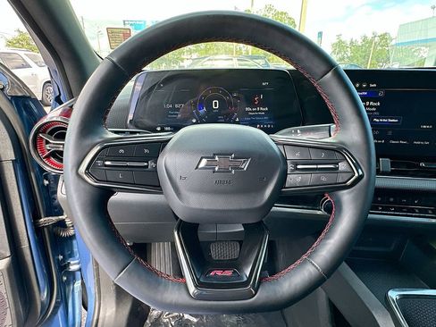 Used 2025 Chevrolet Equinox RS image 12