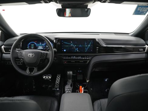 Used 2025 Toyota Camry XSE AWD/4WD image 13