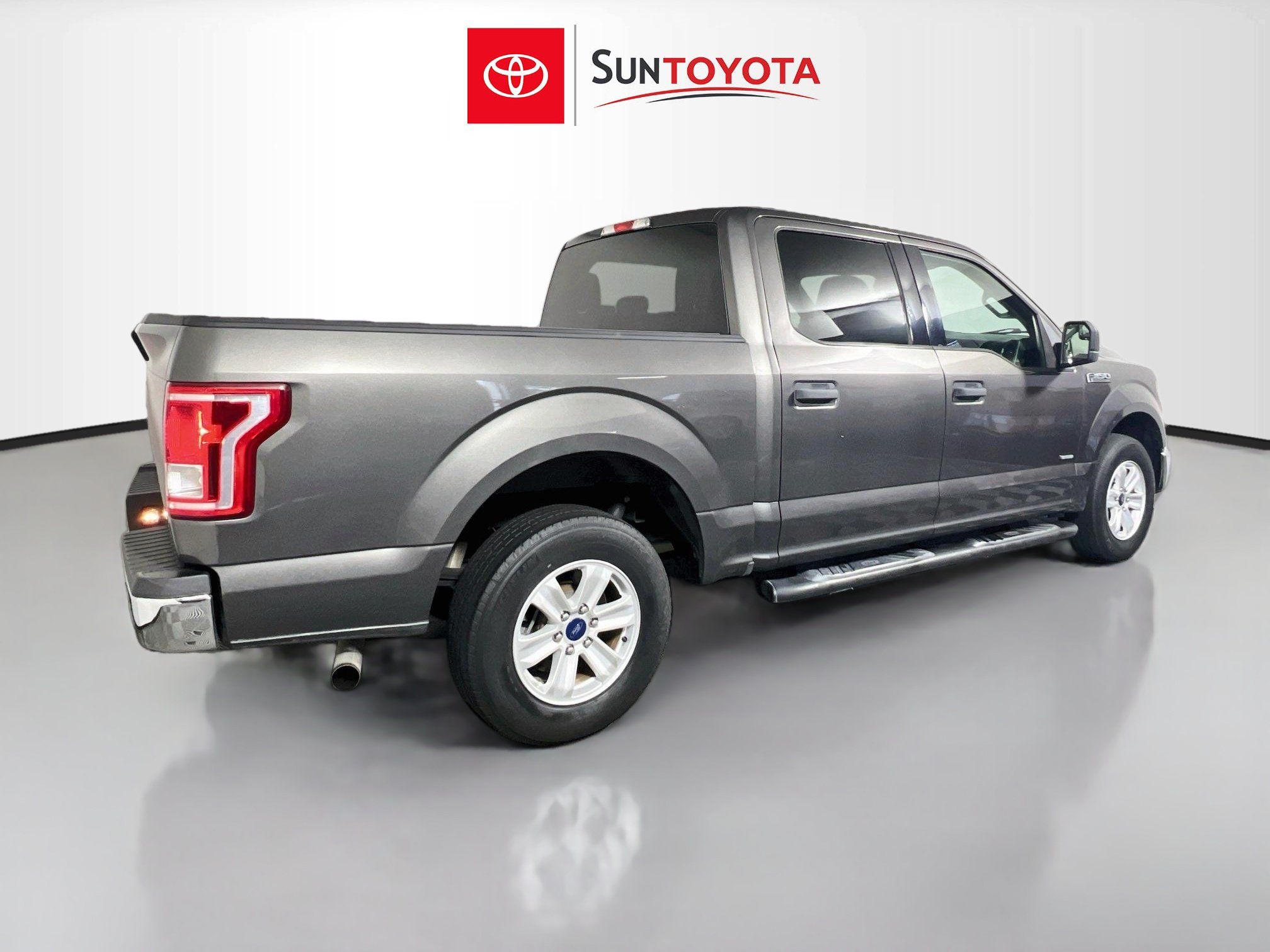 Used 2017 Ford F150 XLT RWD image 4