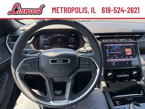 Used 2024 Jeep Grand Cherokee Limited w/ Black Appearance Package AWD/4WD image 2