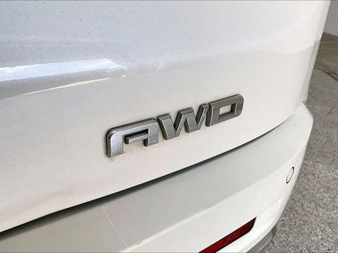 Used 2017 GMC Acadia Denali w/ Technology Package AWD/4WD image 40