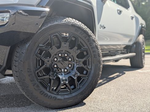 Used 2025 GMC Hummer EV 2X AWD/4WD image 36