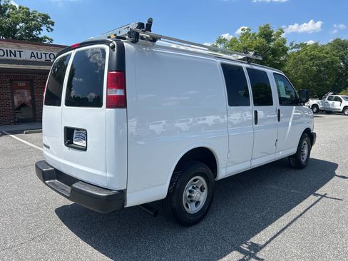 Used 2017 Chevrolet Express 2500 RWD image 6