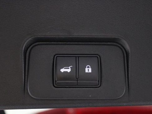 Certified 2021 Nissan Rogue SV w/ Premium Package image 18