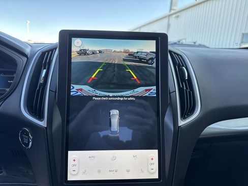 Used 2024 Ford Edge SEL image 40