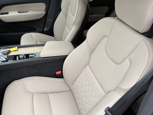 New 2026 Volvo XC60 B5 Plus w/ Protection Package Premier image 19