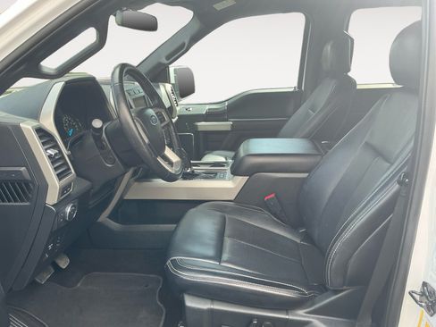Used 2019 Ford F150 Lariat w/ Equipment Group 502A Luxury AWD/4WD image 9