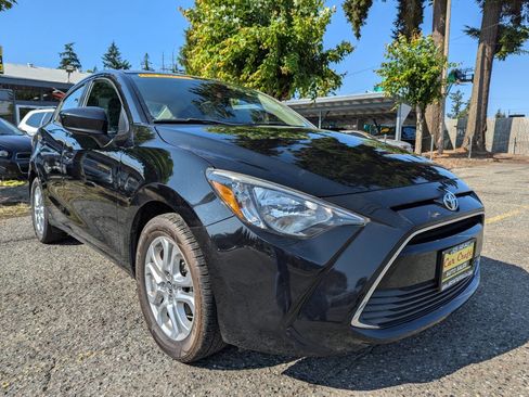 Used 2018 Toyota Yaris iA image 8