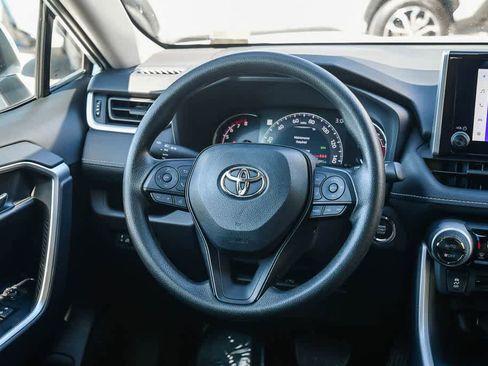 Used 2025 Toyota RAV4 XLE image 12