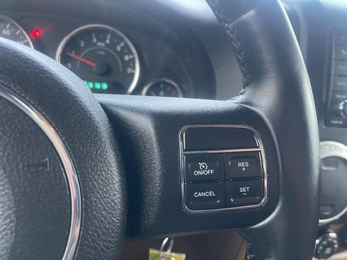 Used 2014 Jeep Wrangler Unlimited Sahara w/ Connectivity Group AWD/4WD image 20
