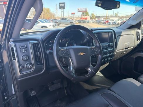 Used 2018 Chevrolet Silverado 3500 LT w/ LT Convenience Package image 17