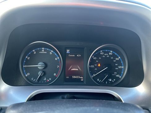 Used 2018 Toyota RAV4 LE image 11