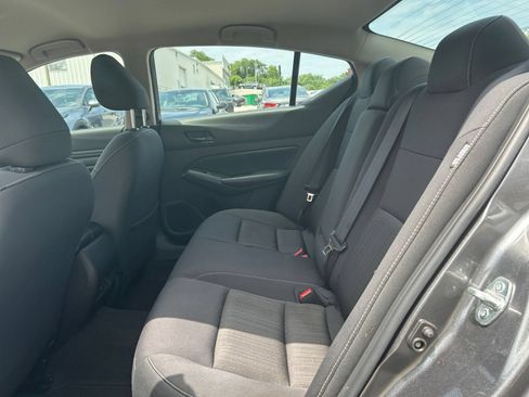 Used 2025 Nissan Altima 2.5 SV FWD image 21
