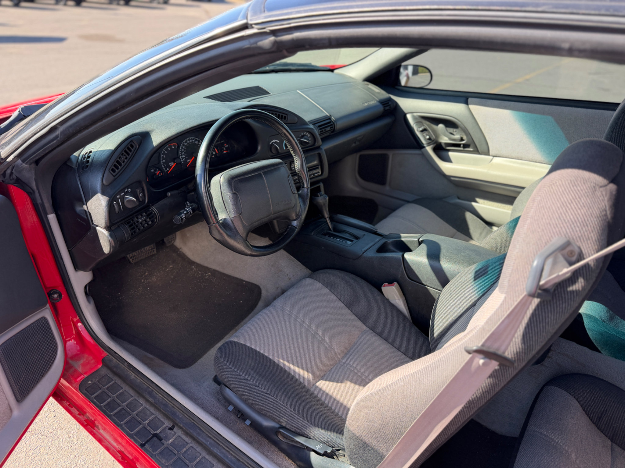 Used 1994 Chevrolet Camaro Z28 RWD image 9