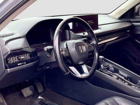 Used 2024 Honda Accord Touring image 9