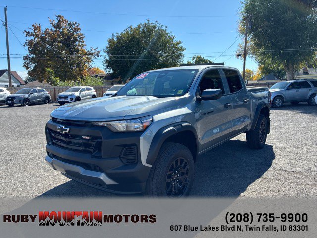 Used 2025 Chevrolet Colorado Trail Boss AWD/4WD image 3
