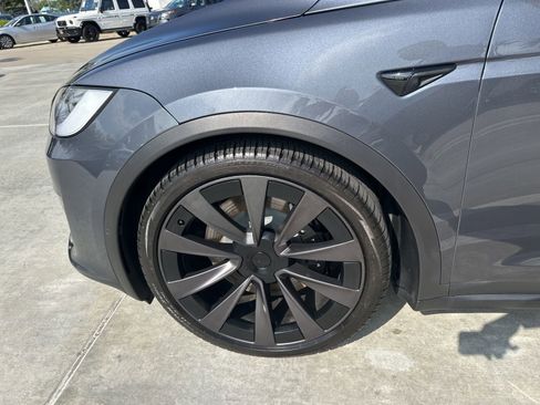 Used 2023 Tesla Model X image 19