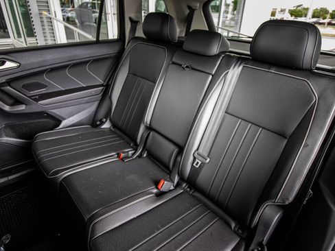 Certified 2024 Volkswagen Tiguan SE FWD image 27