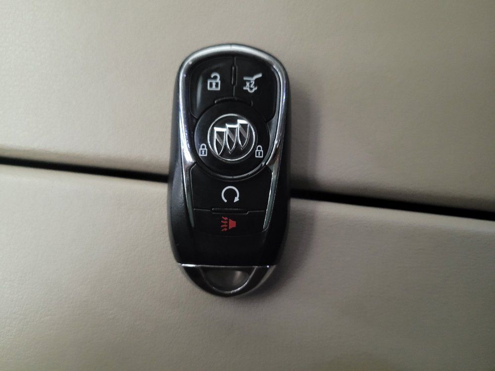 Used 2017 Buick Envision Essence AWD/4WD image 32