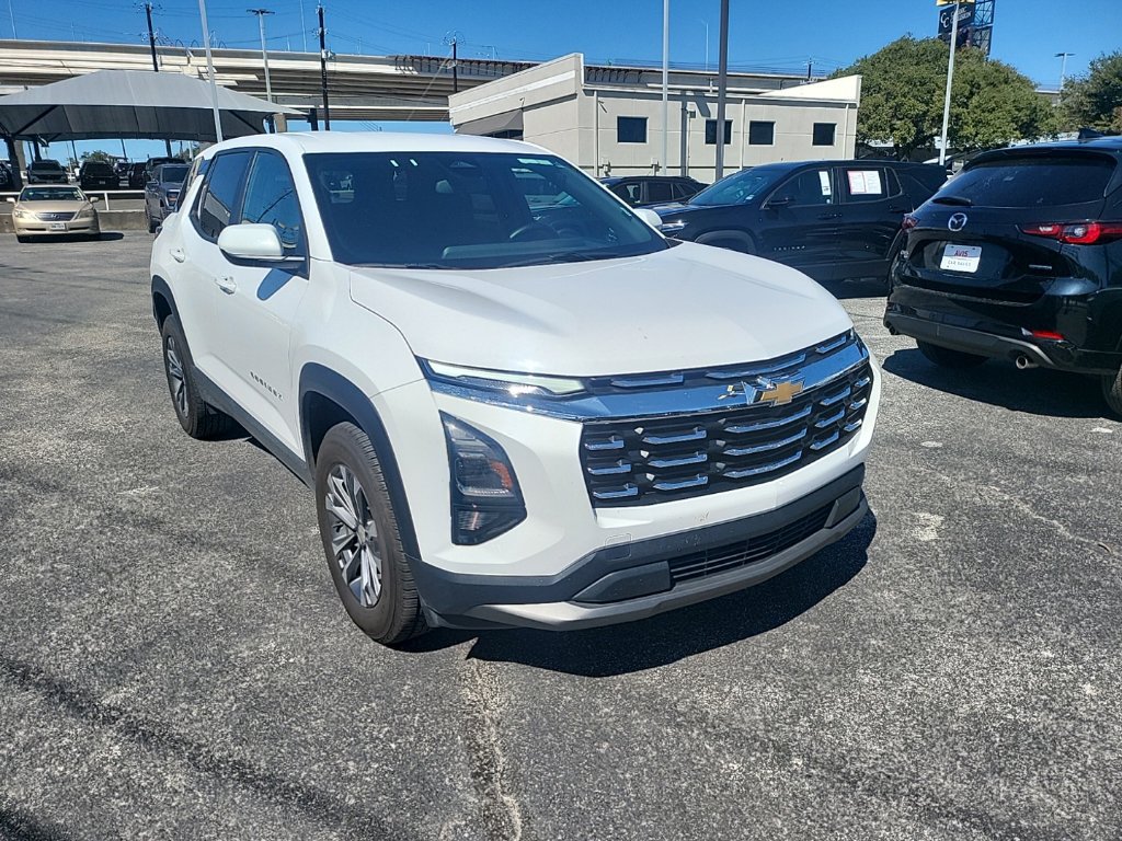 Used 2026 Chevrolet Equinox LT FWD image 3