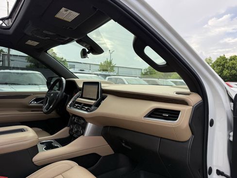 Used 2021 Chevrolet Suburban Premier AWD/4WD image 9