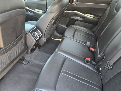 Used 2024 Kia Sorento S FWD image 10