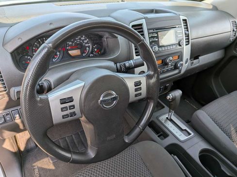 Used 2013 Nissan Frontier SV w/ SV Value Truck Pkg AWD/4WD image 14