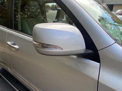 Used 2013 Lexus GX 460 Premium image 62