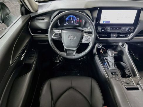 Certified 2025 Toyota Grand Highlander AWD image 19