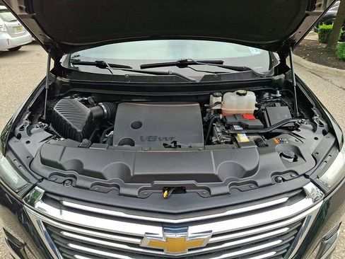 Used 2023 Chevrolet Traverse LT FWD image 29