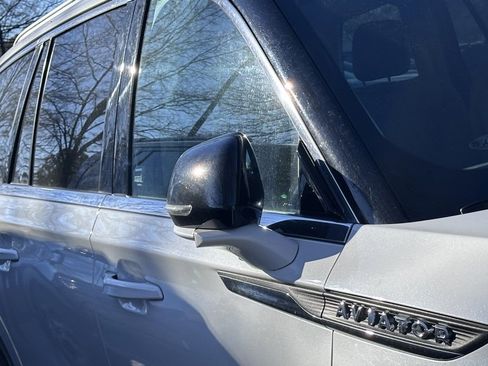 Used 2022 Lincoln Aviator Reserve w/ Elements Package Plus image 3