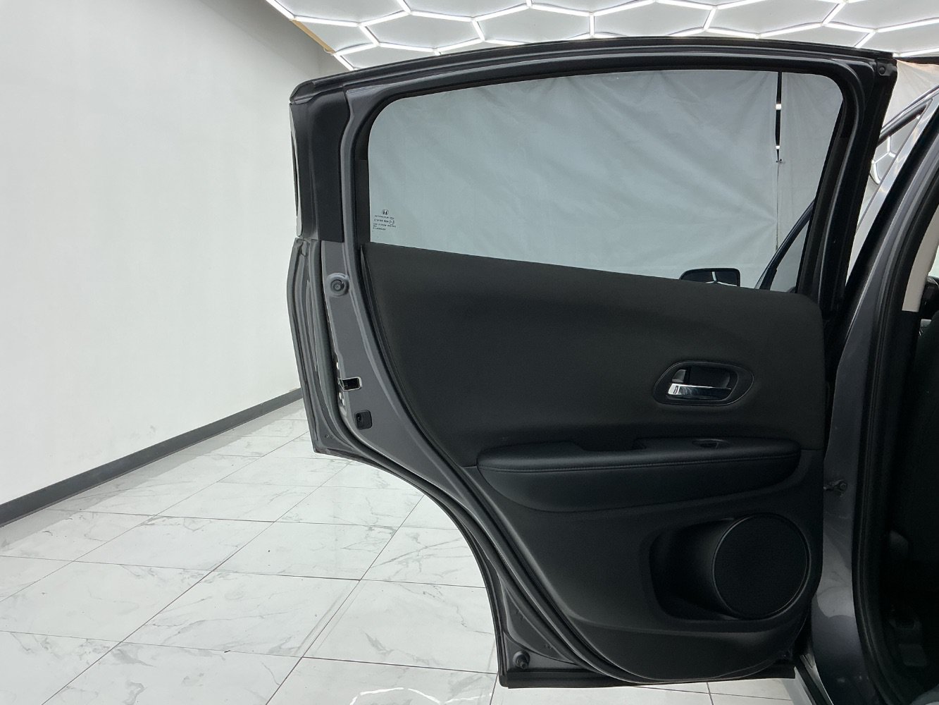 Used 2018 Honda HR-V LX image 24