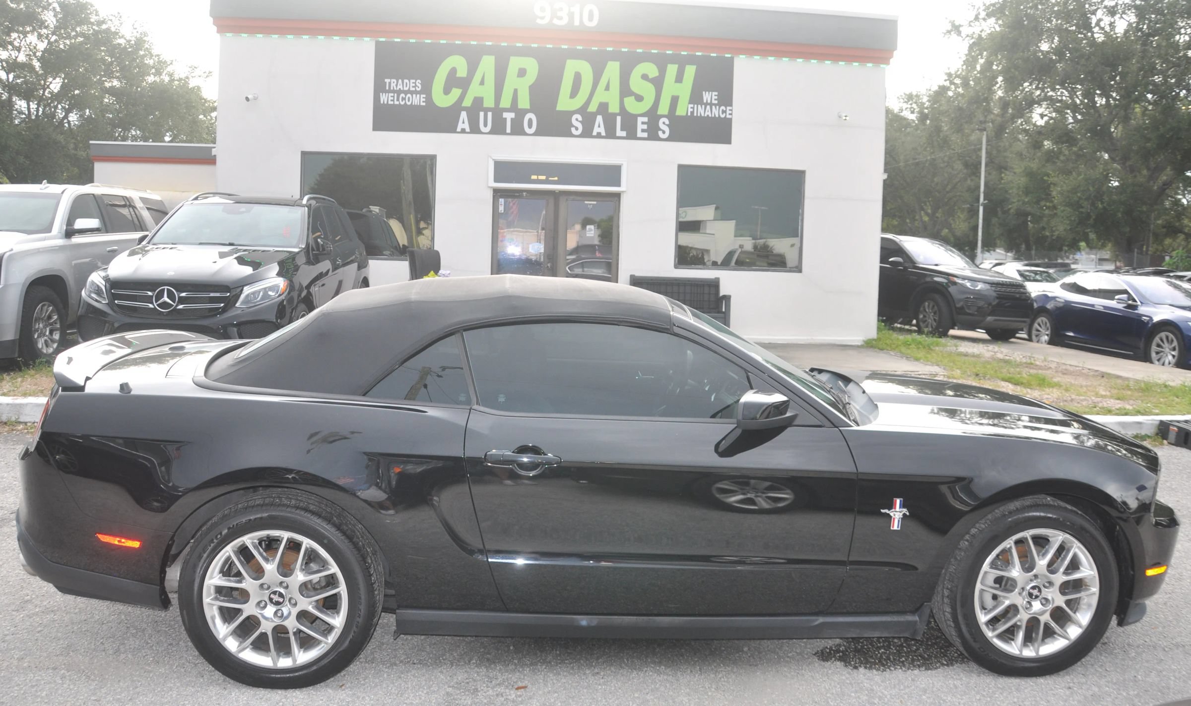 Used 2012 Ford Mustang Premium w/ Electronics Pkg RWD image 22