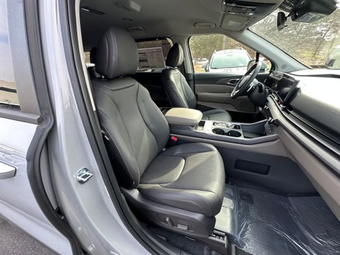 New 2026 Kia Carnival EX image 25